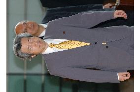 (3)Koizumi's Yasukuni visits ruled unconstitutional