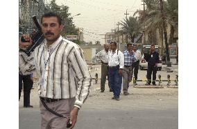 (8)3 Japanese hostages released