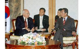 U.S. Vice Pres. Cheney talks with S. Korean Premier Goh