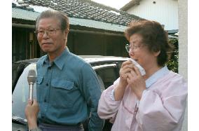 (2)Parents rejoice at release of 2 Japanese in Iraq