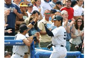 (3)Yankees' Matsui hits solo homer against Royals