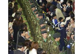 (1)140 GSDF replacement troops depart for Iraq