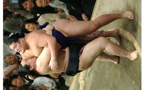 Asashoryu beats Hokutoriki in playoff to win summer sumo