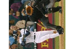 Mariners' Ichiro goes 2-for-4 against Blue Jays