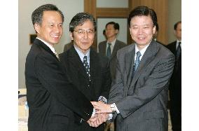 Japan, China, S. Korea hold talks on 3-way alliance, N. Korea