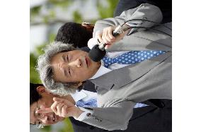 Koizumi makes street speech in Okayama