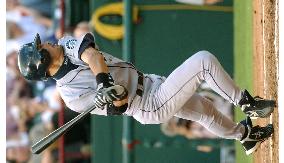 Mariners' Ichiro goes 1-for-4 against Rangers