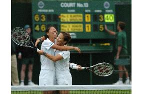 Asagoe-Fujiwara pair wins 1st round of women's doubles