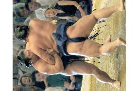Tochiazuma notches 3rd win at Nagoya sumo tourney