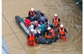 (3)Death toll hits 5 in Niigata, Fukuishima rainstorms, 2 missing