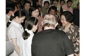 (3)Jenkins, Soga visit President Megawati