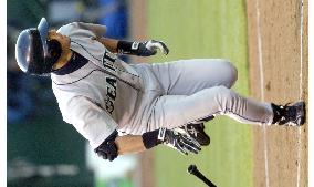 Ichiro extends hitting streak to 18 games