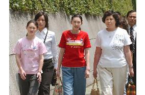 Soga, daughters visit Jenkins at Tokyo hospital