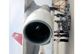 Northwest cargo plane returns to Kansai after engine trouble