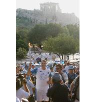 (2)Greece braces for Olympic opening