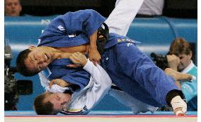 (1)Japan's Nomura advances to semifinals in judo