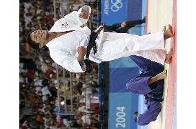 (2)Uchishiba grabs judo gold