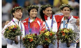 (3)Yokosawa wins silver in women's judo
