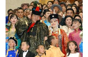 (2)Yokozuna Asashoryu holds wedding ceremony in Mongolia