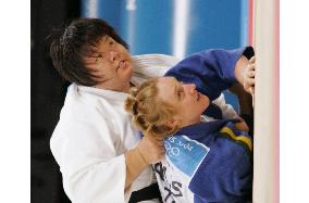 (1)Tsukada cruises into semifinals at Athens judo