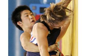 (1)Japanese into finals, Hamaguchi falls in wrestling