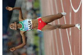 (1)Ehiopia's Defar wins women's 5,000m
