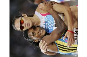 Bahamas' Williams-Darling wins women's 400-meters in Olympics