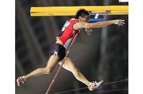 Sawano advances to pole vault final in Athens Olympics