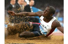 (2)Phillips wins gold in men's long jump in Olympics