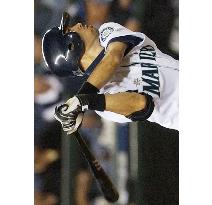 Ichiro reaches milestone with 200th hit