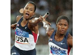 U.S. team disqualified in women's 4x100 relay