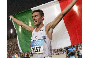 (2)Italy's Baldini wins men's marathon in Olympics