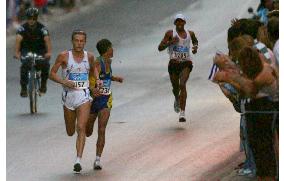 (1)Brazil's De Lima marred in Athens marathon