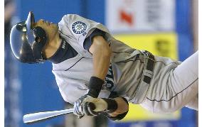 Ichiro moves closer to record number of hits
