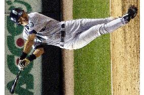 Mariners' Ichiro goes 5-for-5, 35 away from hits record