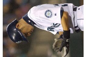 Record-chasing Ichiro disappoints with 0-for-4 day