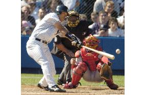 Yankees' Matsui goes 1-for-5 against Red Sox