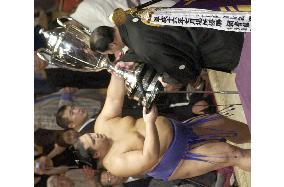 Ozeki Kaio wins autumn sumo tournament