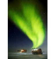 Aurora at Japan's Mizuho base on Antarctic