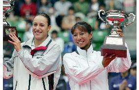 Asagoe-Srebotnik pair wins women's doubles final