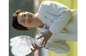 Hattori wins Fujitsu Ladies in playoff