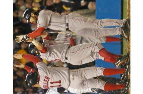 (1)Red Sox clinch American League pennant