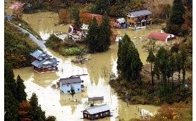 (1)Scenes from quake-hit Niigata Pref.