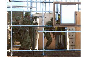 Japan, U.S. troops hold anti-terror drill