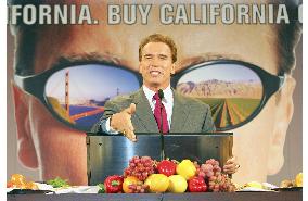 California governor gives food sales promotion