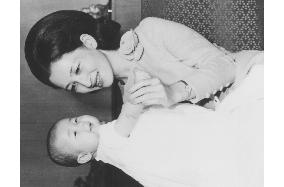 (16)Princess Nori to marry Tokyo gov't official Kuroda