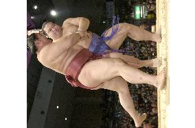 Kaio scores 6th win at Kyushu sumo