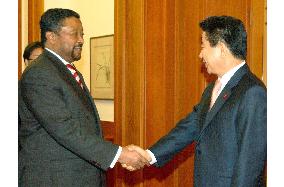 (1)President Roh meets with Gabonese foreign minister