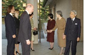 (1)Bulgarian prime minister visits imperial couple