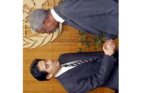 Japan tells Annan it is ready for greater role at U.N.
